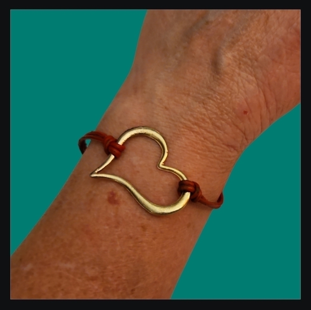 ETTIKA Heart Cord Tennis Bracelet